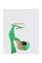 talons-en-daim-vert-avec-bride-de-cheville