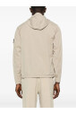 beige-hoodie-met-badge