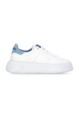 white-leather-sneakers-with-logo-detail