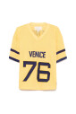 t-shirt-jaune-a-rayures-col-en-v