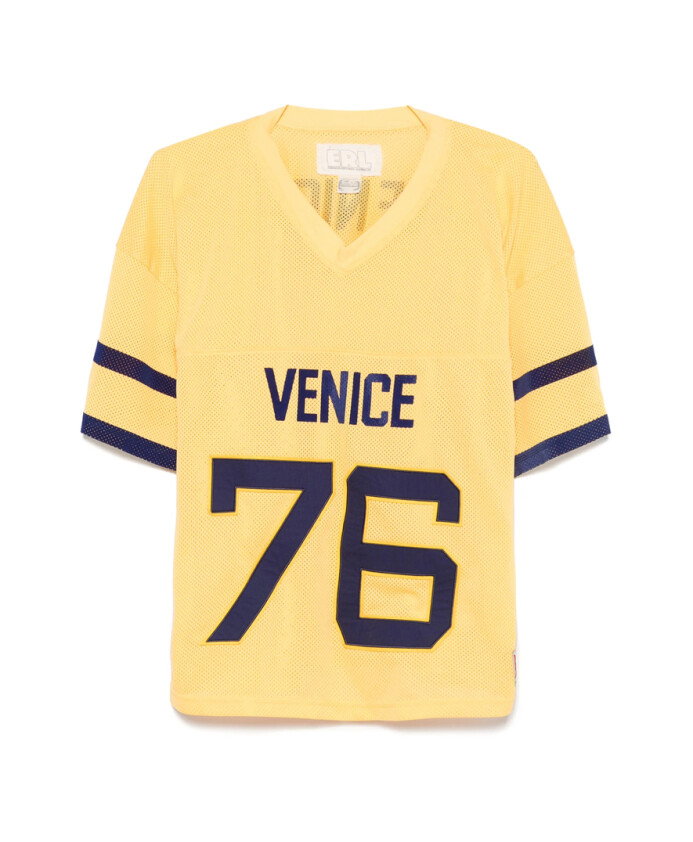 t-shirt-jaune-a-rayures-col-en-v