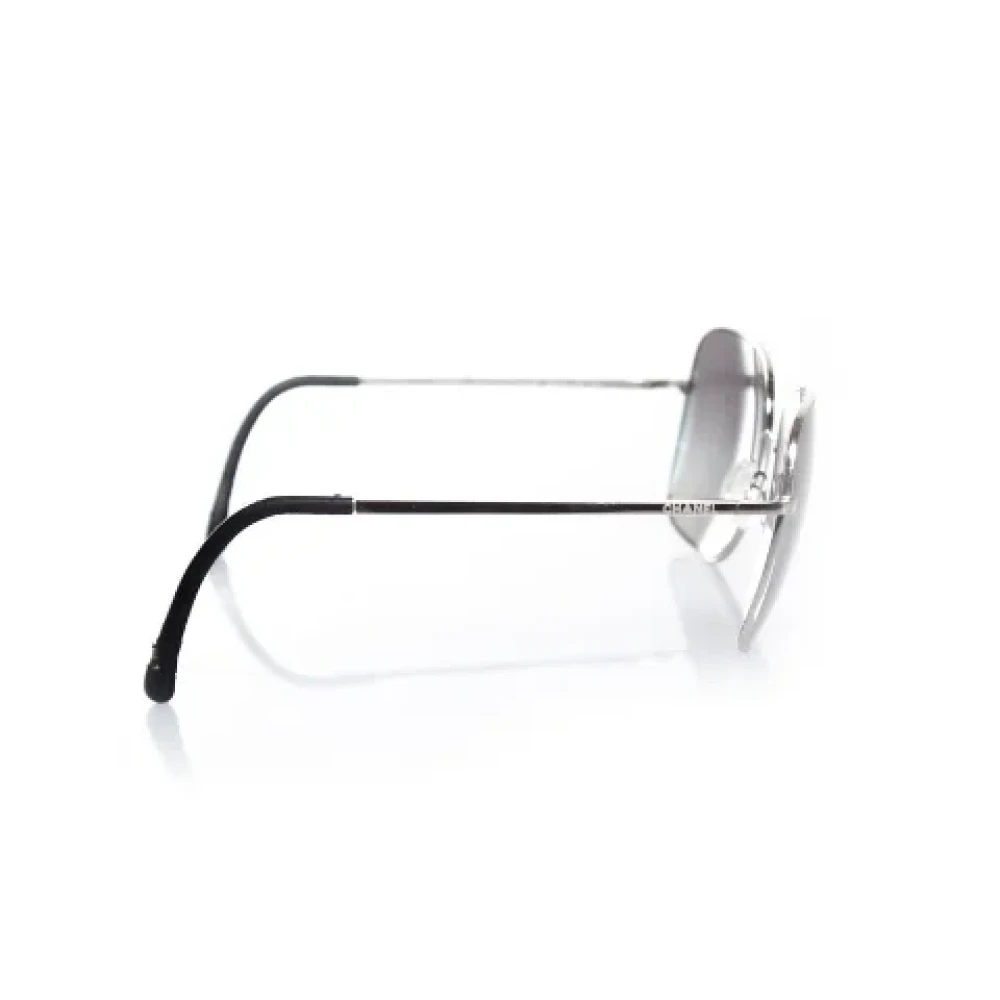 Chanel Vintage Pre-owned Metal sunglasses Gray Dames