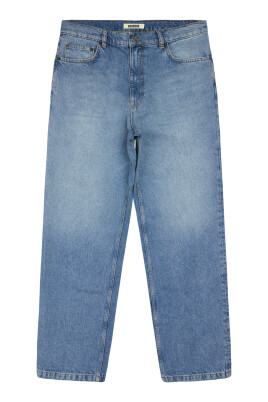 bla-jeans-med-subtila-somdetaljer