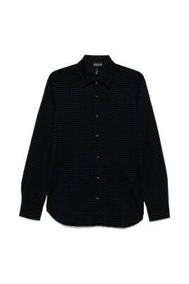 blue-button-up-shirt-cutaway-collar