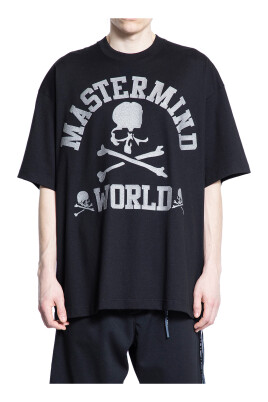 glittered-graphic-logo-print-t-shirt