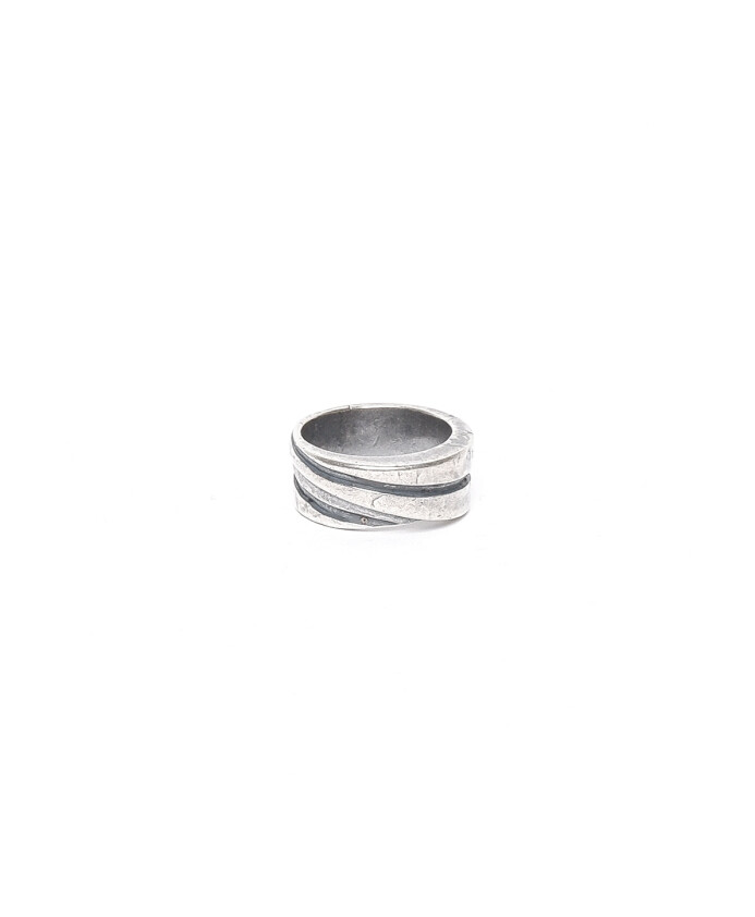 twisted-silver-ring-textured-finish-italy