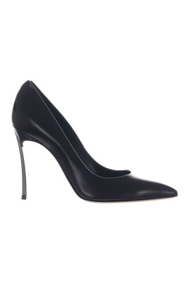 black-flat-shoes
