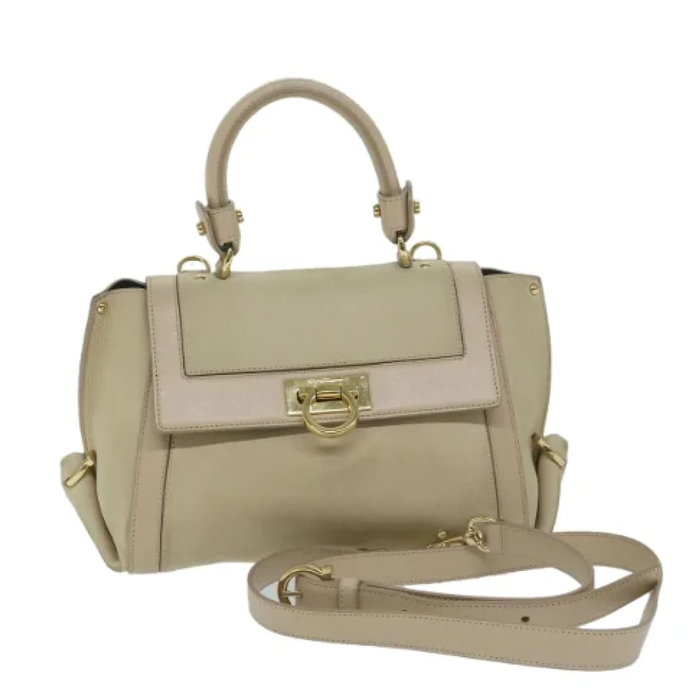 Salvatore Ferragamo Pre-owned Leather shoulder-bags Beige Dames