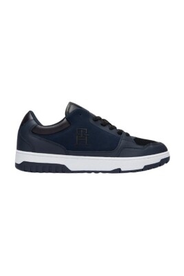 casual-sneakers-for-men-and-women