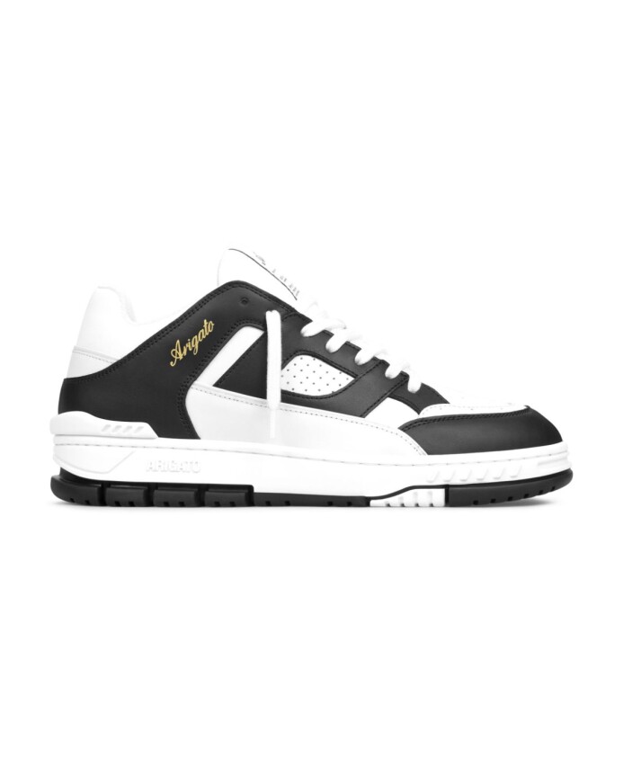 white-sneakers-stylish-and-eco-friendly