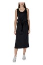 robe-noire-sans-manches-col-rond