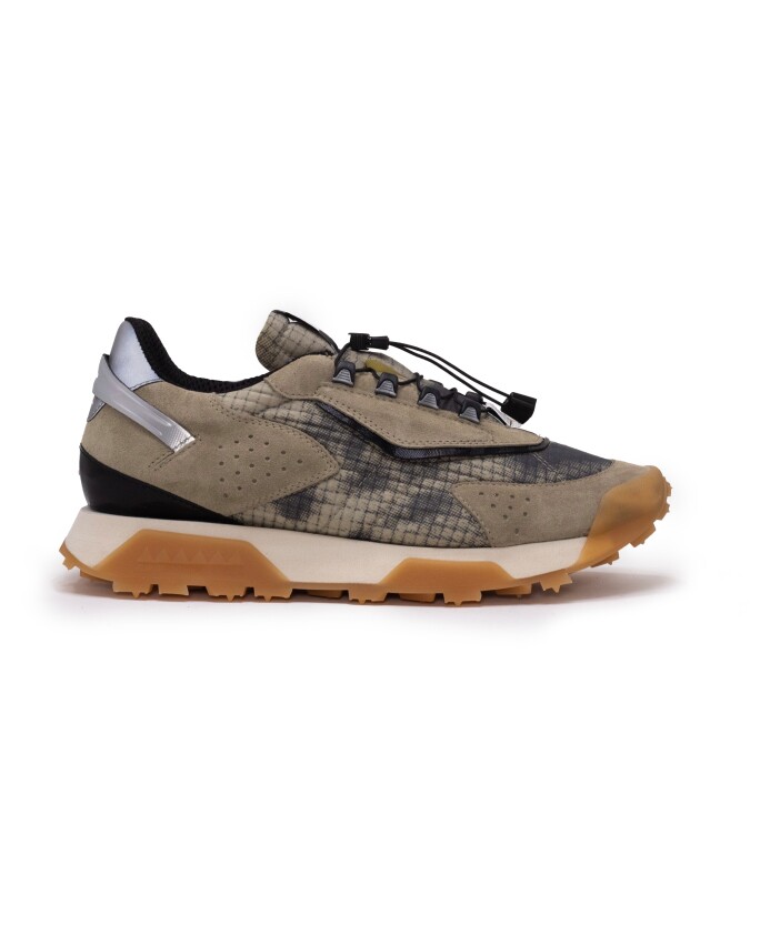 sneaker-revolt-hike-dark-camo-m