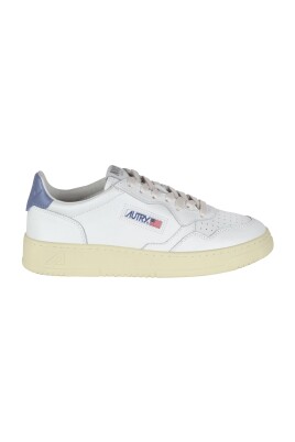 sneakers-en-cuir-avec-logo-brode