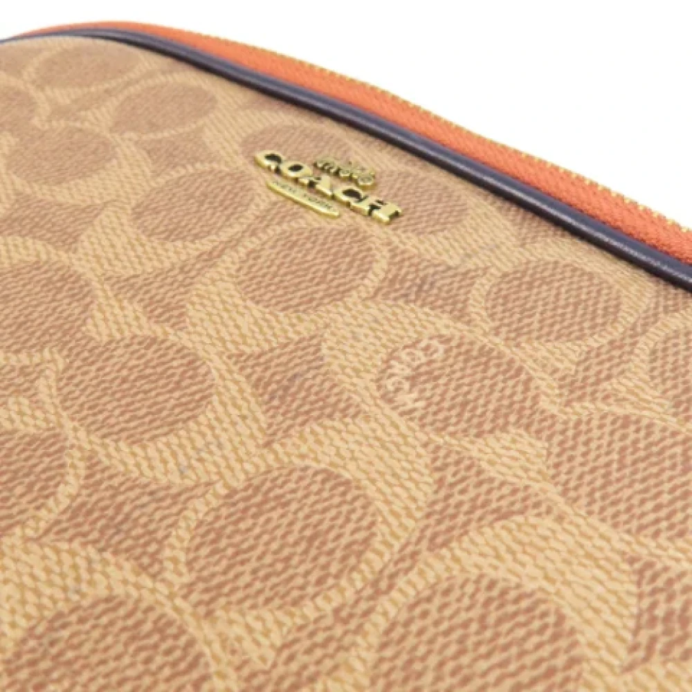 Coach Pre-owned Plastic shoulder-bags Brown Dames