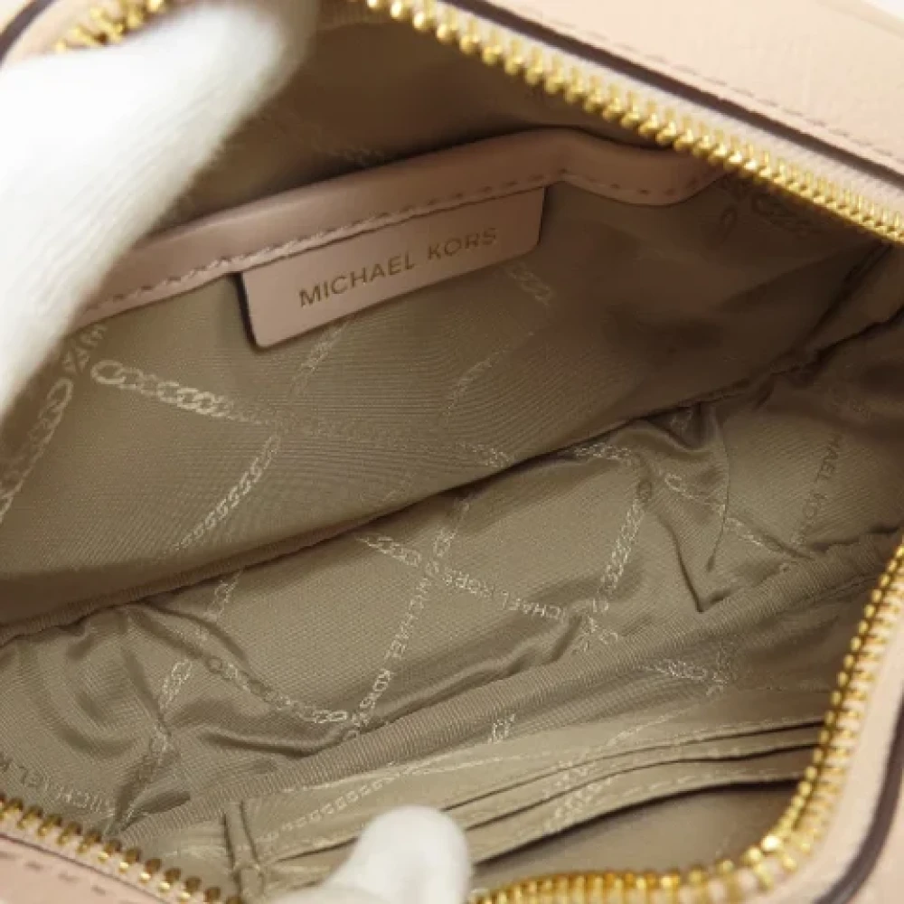 Michael Kors Pre-owned Fabric shoulder-bags Beige Dames