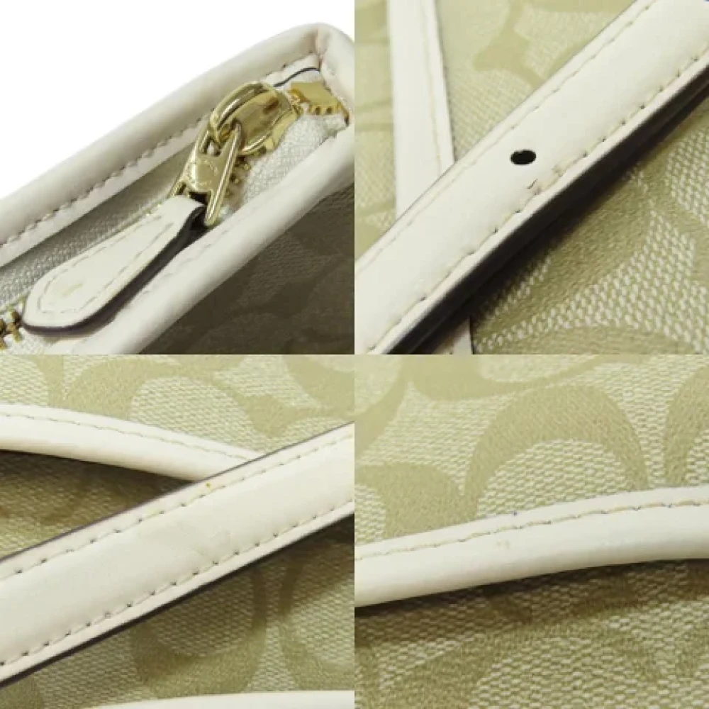 Coach Pre-owned Plastic shoulder-bags Beige Dames