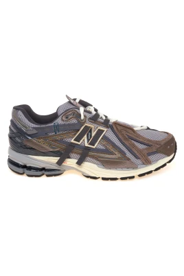 1906A Sneaker