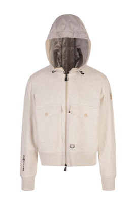 pulls-blancs-en-polyester-et-coton
