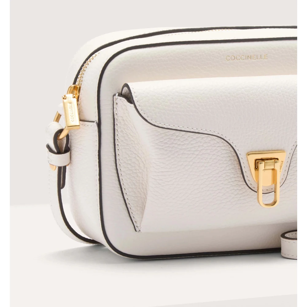 Coccinelle Witte Cameratas met Metalen Sluiting White Dames