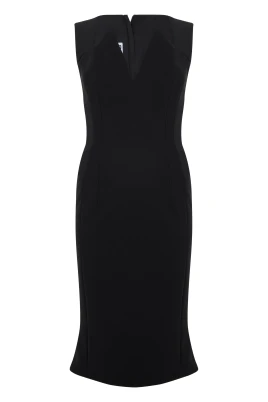 Svart figurnära klänning med elegant urringning