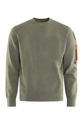 beige-crew-neck-sweater