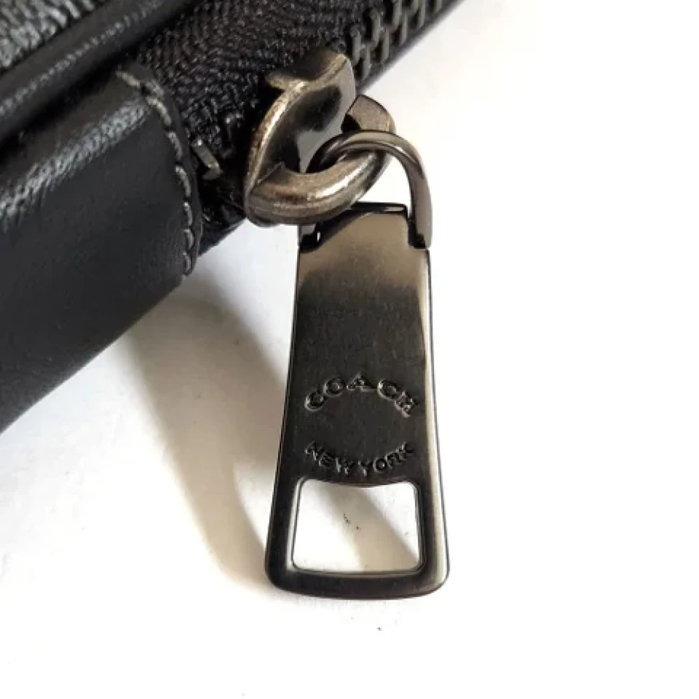 Coach Pre-owned Fabric shoulder-bags Black Dames