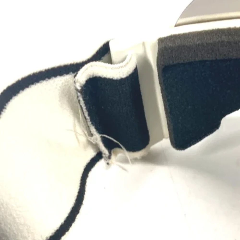 Dior Vintage Pre-owned Plastic hats White Dames