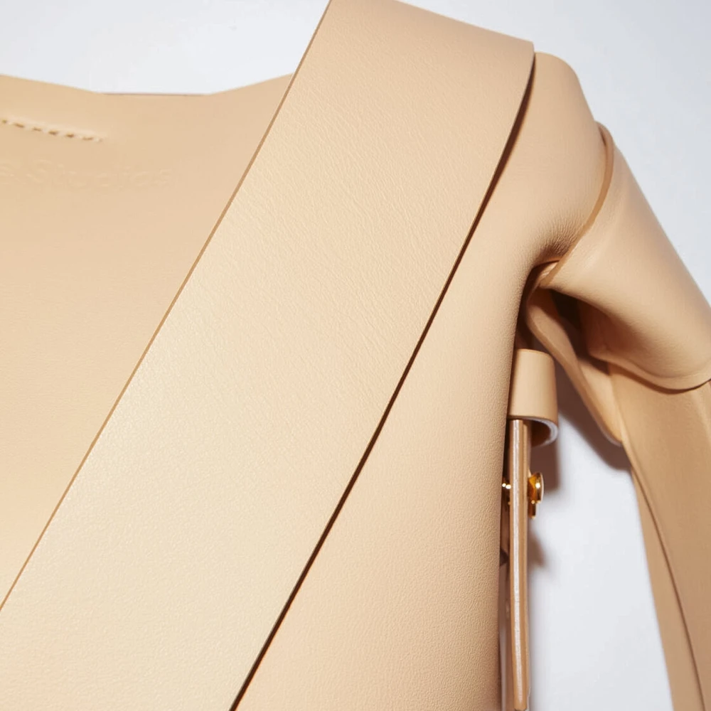 Acne Studios Zachte leren knoop schoudertas Beige Dames