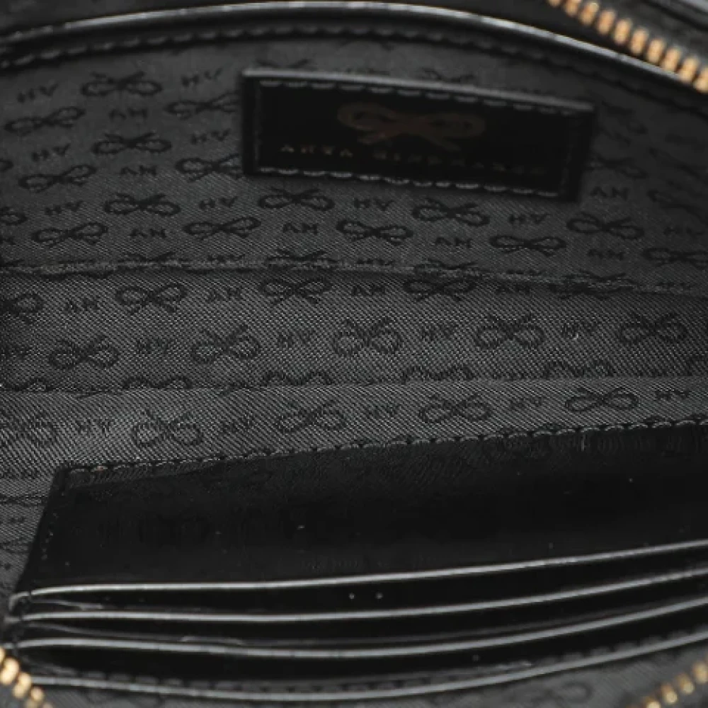 Anya Hindmarch Pre-owned Leather clutches Black Dames