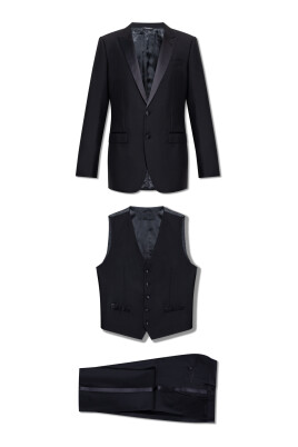 three-piece-suit-in-wool