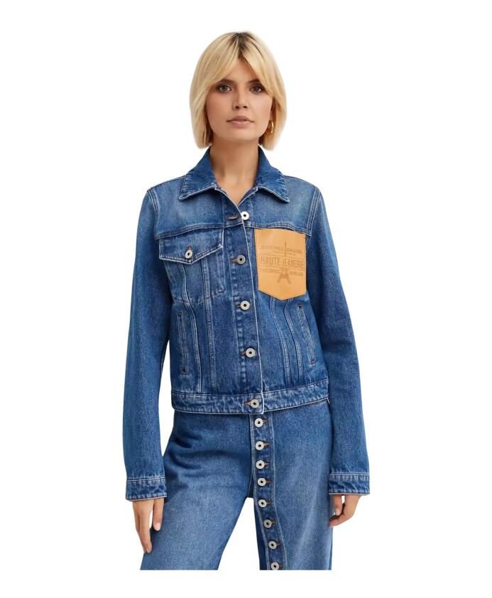 veste-en-denim-bleu-avec-patch-en-cuir