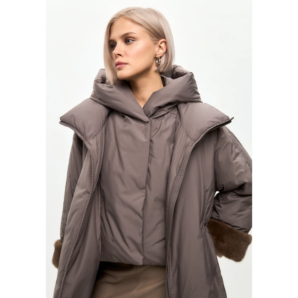 Cesare Gaspari Oversized gewatteerde jas met capuchon en nepbont manchetten Beige Dames