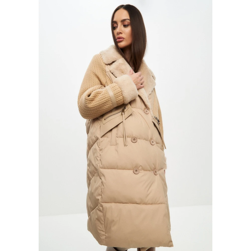 Cesare Gaspari Lange Gewatteerde Jas Oversized Stijl Beige Dames