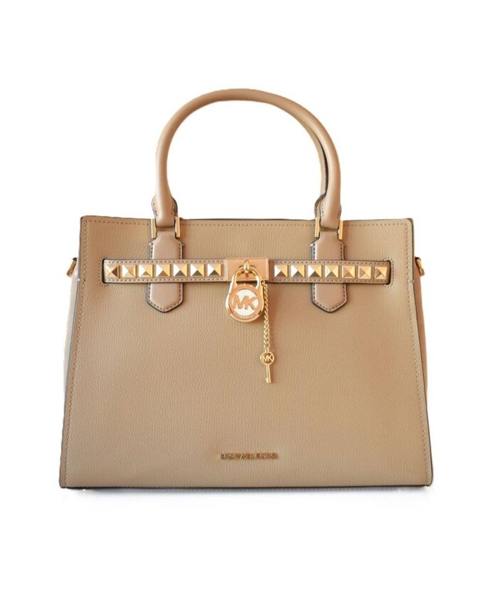 sac-a-main-chic-en-cuir-avec-pendentif-chaine