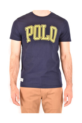 stilfulde-t-shirts-til-maend-og-kvinder