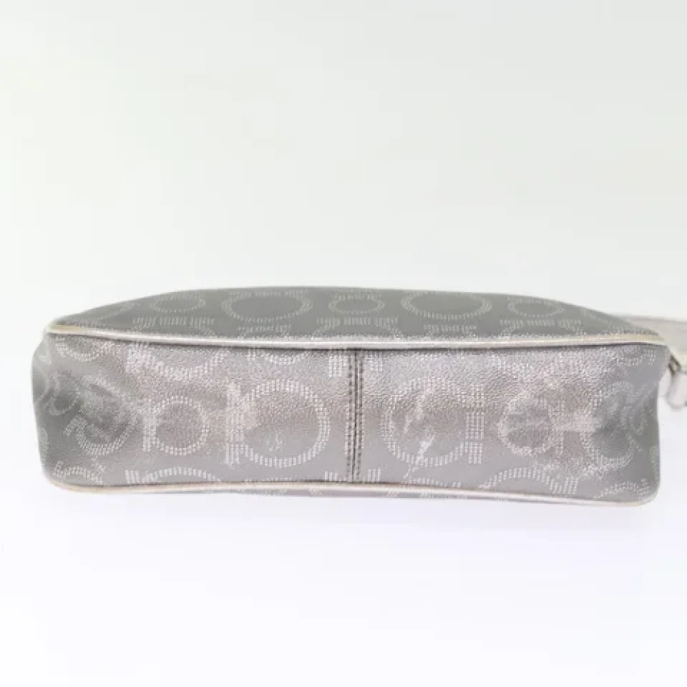 Salvatore Ferragamo Pre-owned Leather pouches Gray Dames