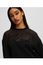 pull-noir-en-materiaux-melanges-avec-broderie