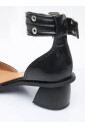 faux-leather-pumps-met-gesp