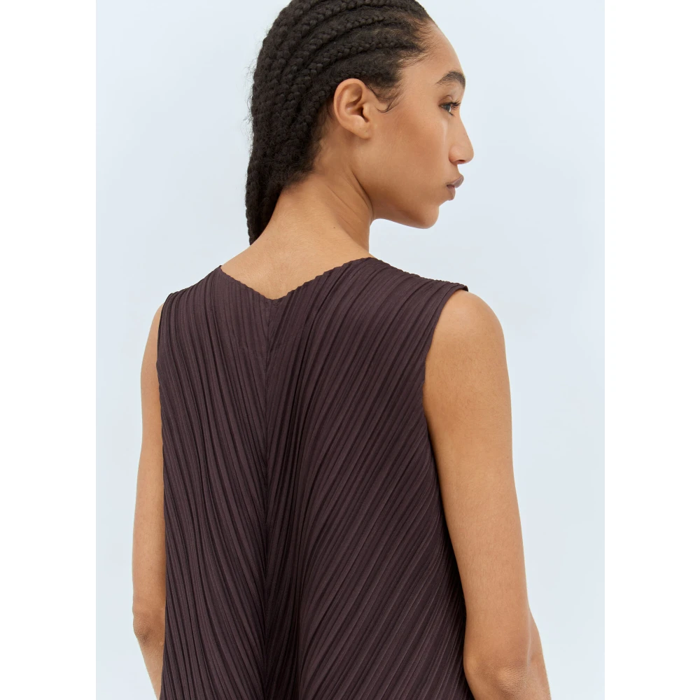 Issey Miyake Geplooide V-hals Midi Jurk Brown Dames