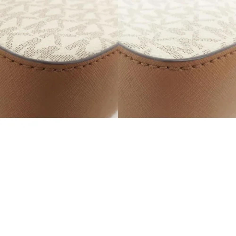 Michael Kors Pre-owned Canvas shoulder-bags Beige Dames