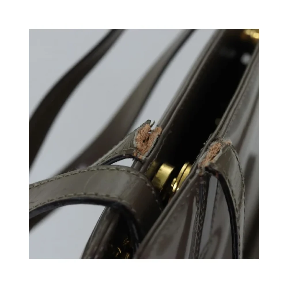 Salvatore Ferragamo Pre-owned Plastic handbags Gray Dames