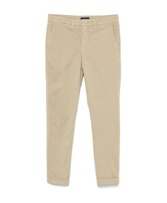 taupe-trousers-with-pockets