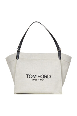 white-handbag-chic-style