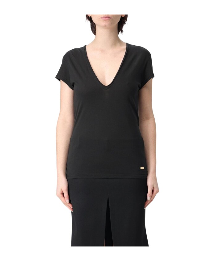 t-shirt-noir-col-en-v