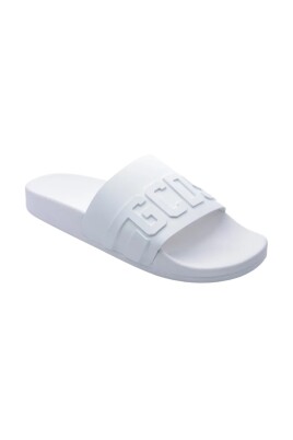 stylish-slippers-for-everyday-comfort