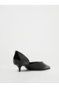 escarpins-noir-vernis-a-talons-chatons