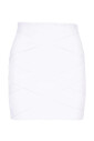 jupe-courte-tricotee-en-blanc