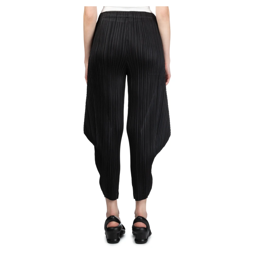 Issey Miyake Zwarte Taps Toelopende Geplooide Broeken Black Dames