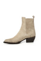 bottines-chelsea-en-daim-sable-cloutees