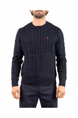 round-neck-knitwear